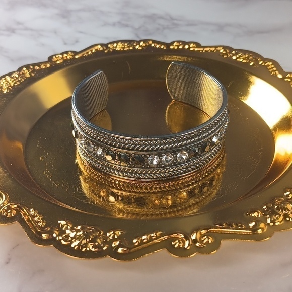 - Silver & Brilliants Bracelet - Picture 2 of 8